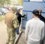 В Саратове полицейские и общественники закрасили рекламу наркотиков