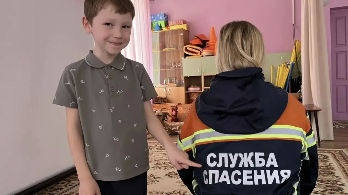 Я БУДУ СПАСАТЕЛЕМ. Сегодня, сотрудники Службы спасения Саратовской области посетили детский сад №199 города Саратова, чтобы провести увлекательное и познавательное мероприятие для воспитанников учреждения Я БУДУ СПАСАТЕЛЕМ. Сегодня, сотрудники Службы спасения Саратовской области посетили детский сад №199 города Саратова, чтобы провести увлекательное и познавательное мероприятие для воспитанников учреждения