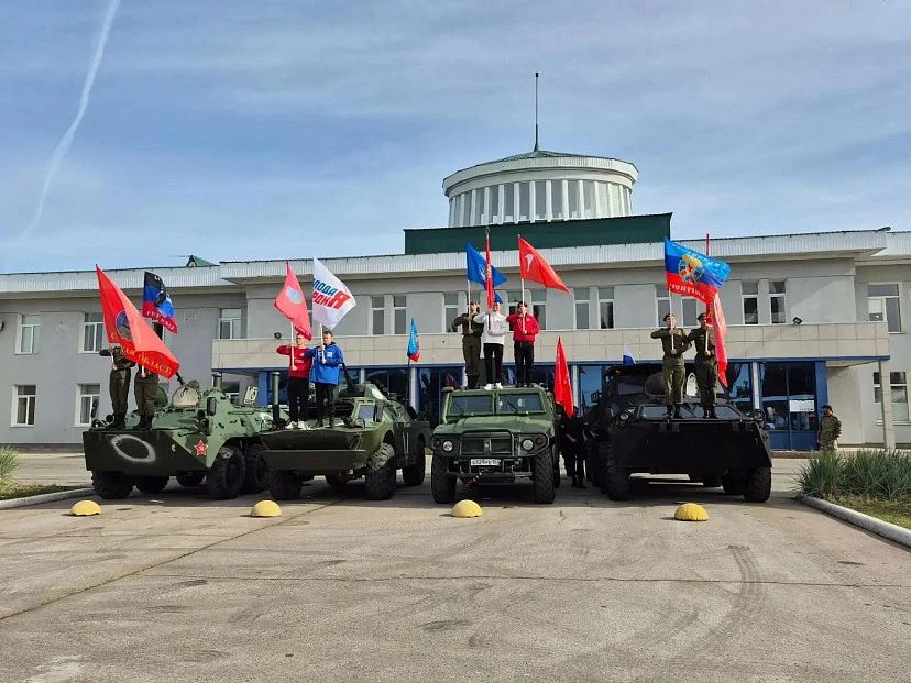 В Саратове День воссоединения Донецкой и Луганской Народных Республик, Запорожской и Херсонской областей с Россией отметили чередой патриотических мероприятий