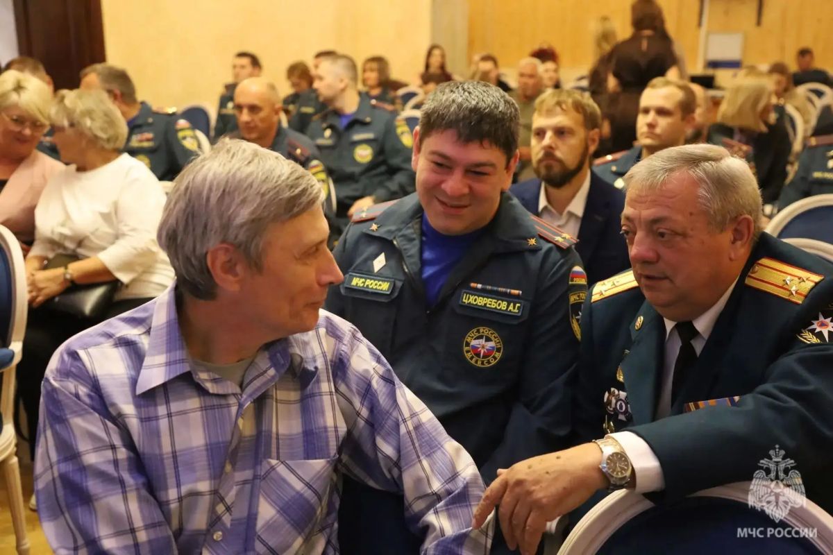 В преддверии Дня гражданской обороны наградили лучших В преддверии Дня гражданской обороны наградили лучших