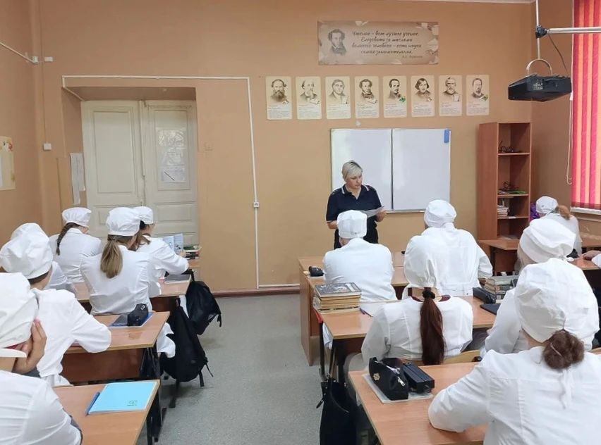 Сотрудники УУПиПДН МО МВД России «Аркадакский» в рамках всероссийской акции #СообщиГдеТоргуютСмертью провели профилактическую беседу со студентами Аркадакского филиала ГАПОУ СО «Саратовского областного базового медицинского... Сотрудники УУПиПДН МО МВД России «Аркадакский» в рамках всероссийской акции #СообщиГдеТоргуютСмертью провели профилактическую беседу со студентами Аркадакского филиала ГАПОУ СО «Саратовского областного базового медицинского...