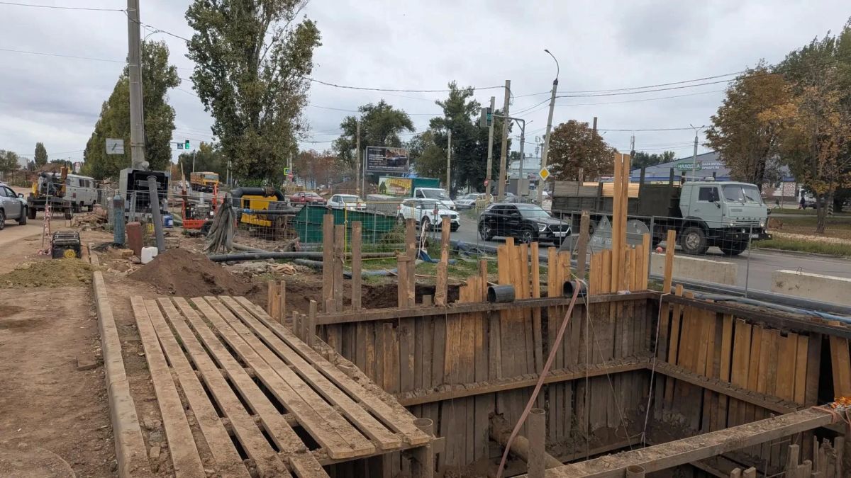 Сегодня провели штаб по ремонту коллектора на улице Вокзальной Сегодня провели штаб по ремонту коллектора на улице Вокзальной