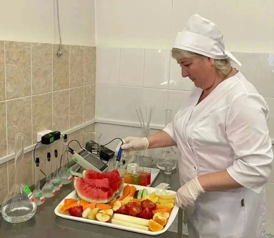 9 тонн просрочки и гнили нашли на Сенном рынке
