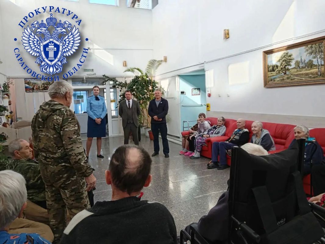 В Балтайском районе с теплыми пожеланиями навестили постояльцев дома-интерната
