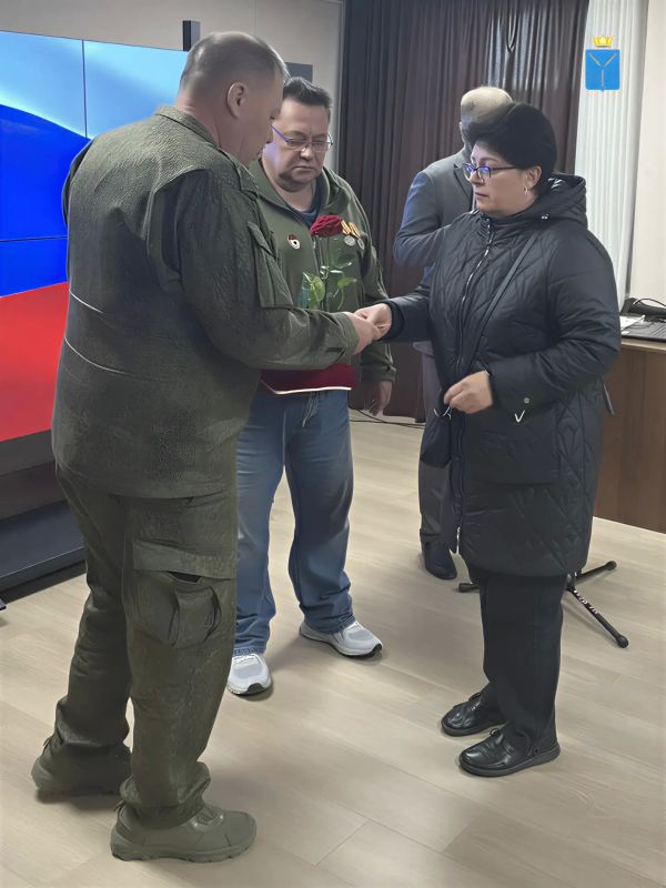 В Марксе прошла церемония вручения наград семьям участников СВО