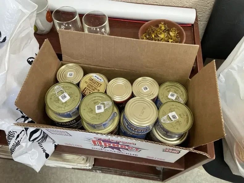 Саратовские женщины отправили бойцам продукты и медикаменты Саратовские женщины отправили бойцам продукты и медикаменты
