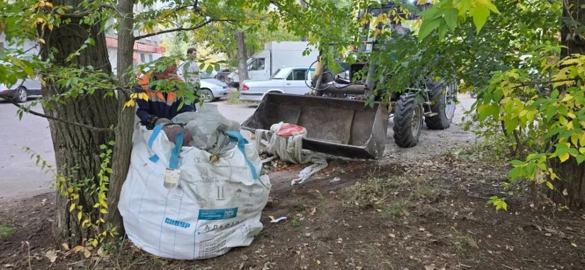 Начал утро субботы в посёлке Приволжский, где поддержал активных местных жителей, которые вместе с управляющими организациями и подразделением МКУ «Городское хозяйство» выступили с инициативой по благоустройству территории... Начал утро субботы в посёлке Приволжский, где поддержал активных местных жителей, которые вместе с управляющими организациями и подразделением МКУ «Городское хозяйство» выступили с инициативой по благоустройству территории...