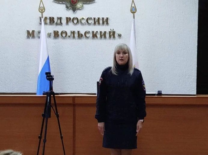 Профориентация в действии: сотрудники МО МВД России «Вольский» провели экскурсию для школьников #ОдинДеньсПолициейРоссии Профориентация в действии: сотрудники МО МВД России «Вольский» провели экскурсию для школьников #ОдинДеньсПолициейРоссии