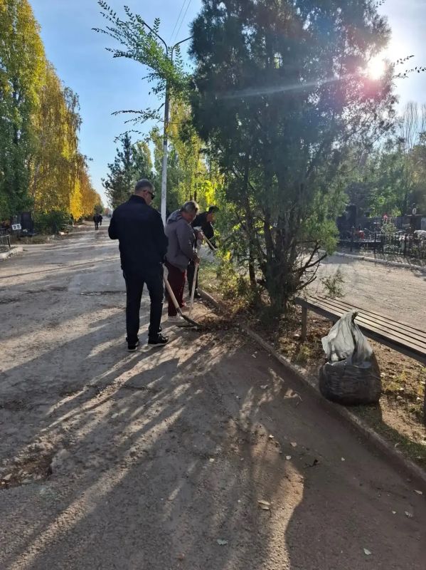 Осенний месячник по благоустройству в Энгельсе продолжается Осенний месячник по благоустройству в Энгельсе продолжается