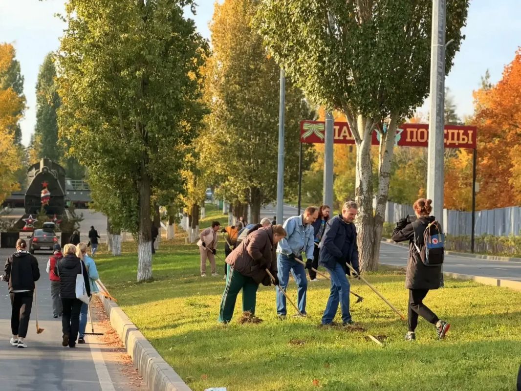 Субботник завершен. Совместными усилиями проведена уборка на 65 участках города, в том числе в Городском парке, в скверах Дружбы народов, «Рубин», на улицах Рахова, Серова и по другим адресам Субботник завершен. Совместными усилиями проведена уборка на 65 участках города, в том числе в Городском парке, в скверах Дружбы народов, «Рубин», на улицах Рахова, Серова и по другим адресам