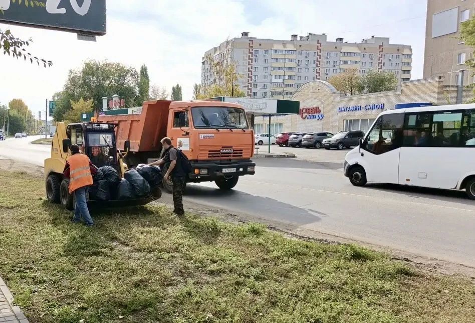 После городских субботников работа не останавливается После городских субботников работа не останавливается