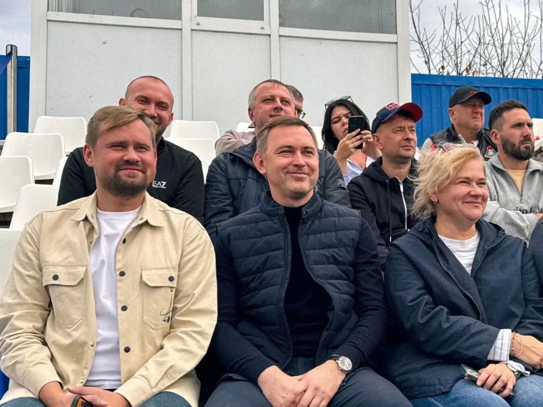 Сегодня на городском стадионе прошла завершающая игра сезона, 22-ой тур Чемпионата ПФО по футболу среди мужских команд