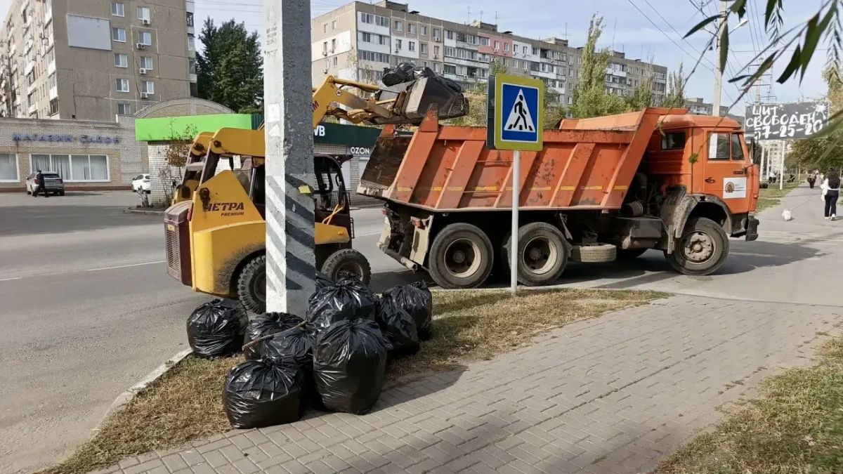 После городских субботников работа не останавливается После городских субботников работа не останавливается
