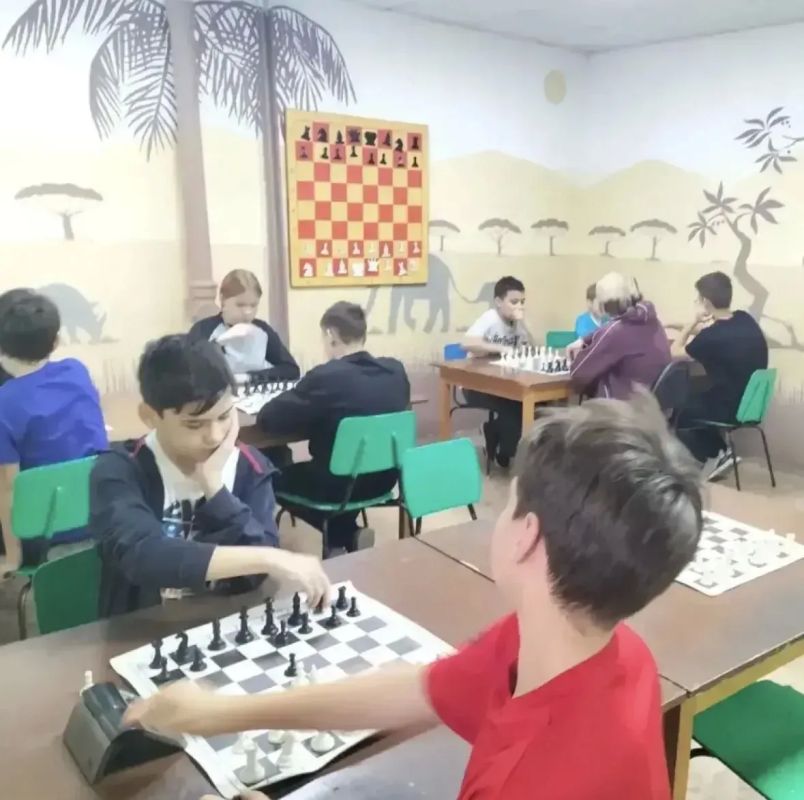 Сегодня стартовал муниципальный этап областного турнира по шахматам на Кубок Губернатора среди учащихся общеобразовательных организаций Энгельсского района
