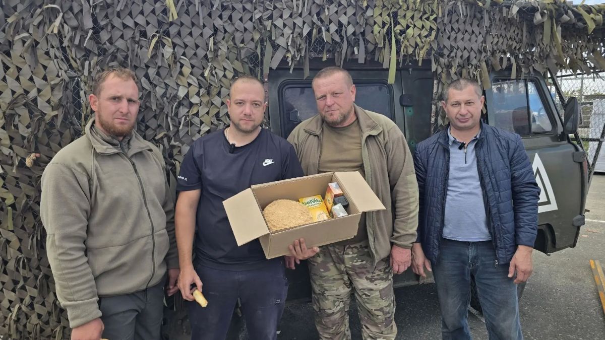 Саратовцы отправили бойцам спецоперации мотоциклы и маскировочные сети Саратовцы отправили бойцам спецоперации мотоциклы и маскировочные сети
