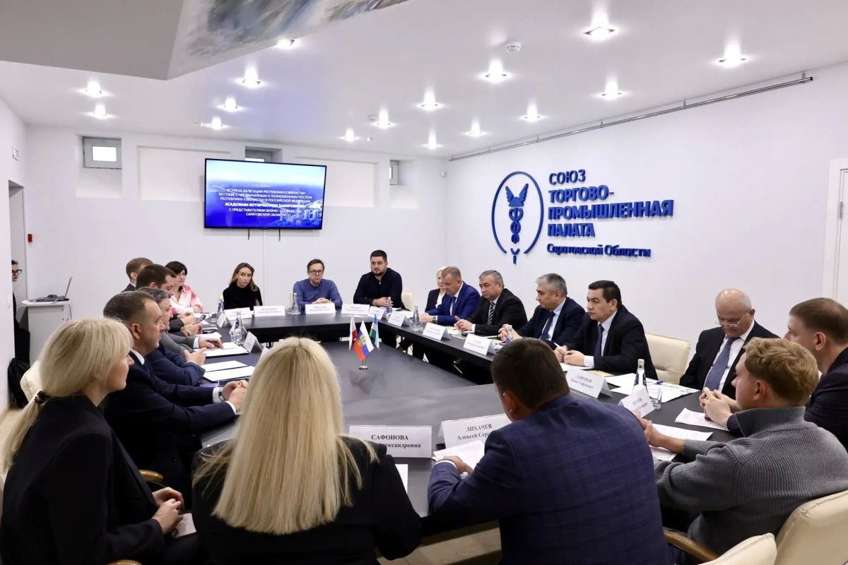 Александр Храпугин представил инвестиционный потенциал Саратовской области делегации Узбекистана Александр Храпугин представил инвестиционный потенциал Саратовской области делегации Узбекистана