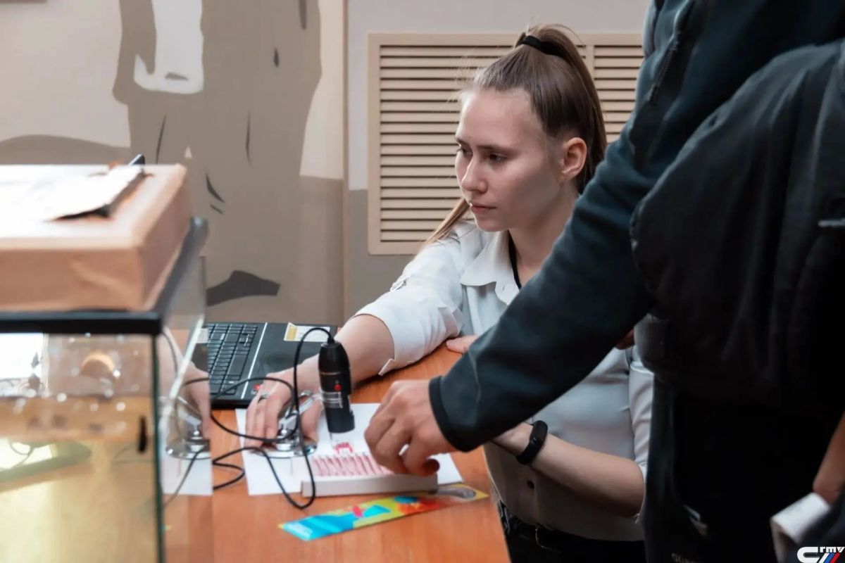 На Международном фестивале «НАУКА 0+» саратовские школьники управляли дронами, варили металл и разрабатывали игры На Международном фестивале «НАУКА 0+» саратовские школьники управляли дронами, варили металл и разрабатывали игры