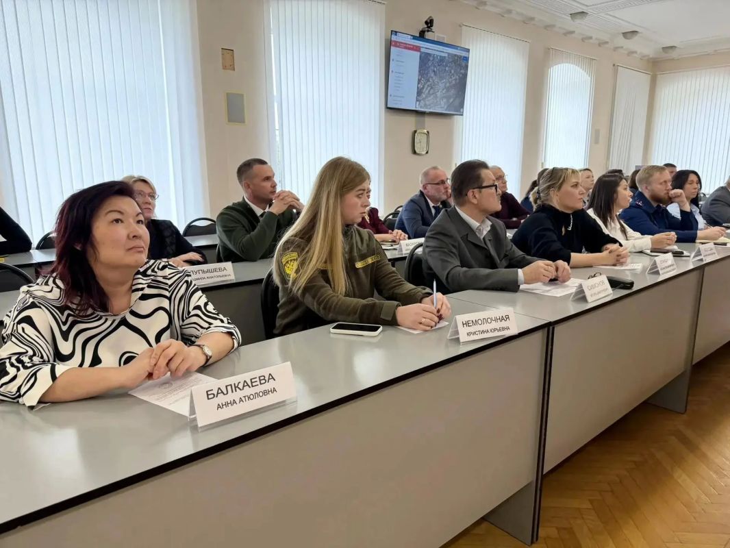 В администрации провел межведомственное совещание, посвящённое качеству воздуха в Энгельсе и сельских поселениях района В администрации провел межведомственное совещание, посвящённое качеству воздуха в Энгельсе и сельских поселениях района