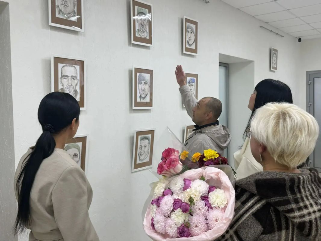 В рамках социального проекта «Герои нашего времени» открыли выставку портретов участников СВО В рамках социального проекта «Герои нашего времени» открыли выставку портретов участников СВО
