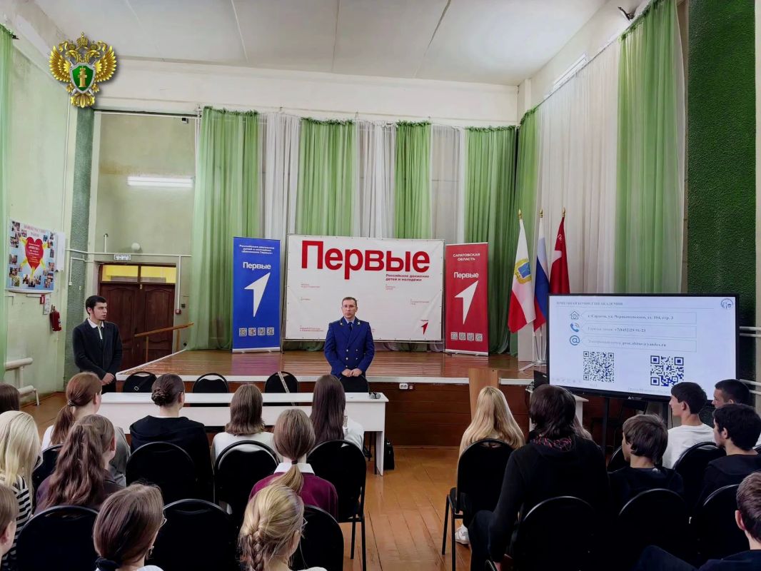 О профессии прокурора из первых уст: Михаил Кузичев встретился со школьниками Новобурасского района