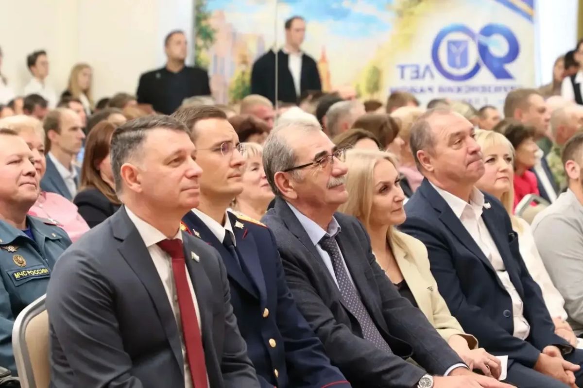 Сотрудник регионального следственного управления СК принял участие в торжественном мероприятии, посвящённом 90-летию Фрунзенского района