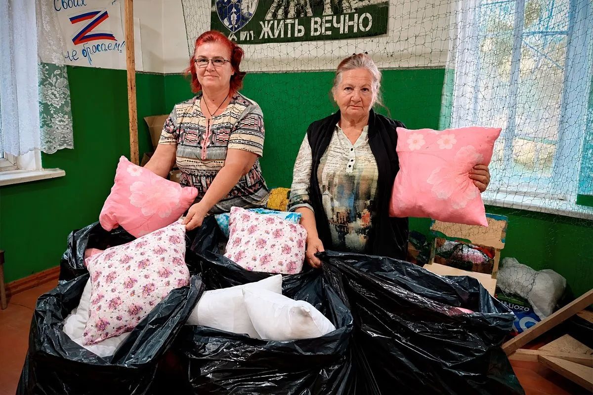 Женсовет села Даниловка Саратовской области плетёт сети и шьёт подушки для военнослужащих Женсовет села Даниловка Саратовской области плетёт сети и шьёт подушки для военнослужащих