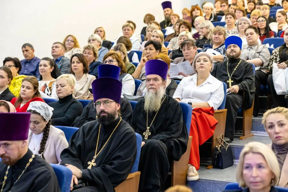 В Энгельсе открылись XIV Покровские образовательные чтения В Энгельсе открылись XIV Покровские образовательные чтения