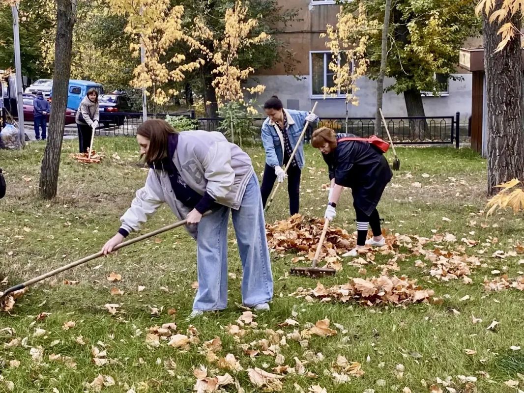 Утро с пользой для города. Саратовцы вышли на субботник Утро с пользой для города. Саратовцы вышли на субботник