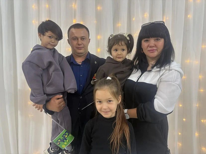 Ветерана СВО признали лучшим папой Саратовской области