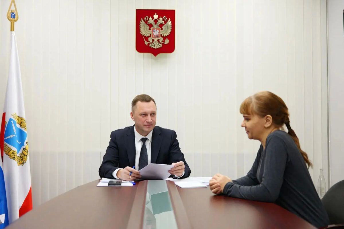 Роман Бусаргин: На площадке общественной приемной Президента РФ Владимира Владимировича Путина пообщался с гражданами в рамках общеобластного приема Роман Бусаргин: На площадке общественной приемной Президента РФ Владимира Владимировича Путина пообщался с гражданами в рамках общеобластного приема