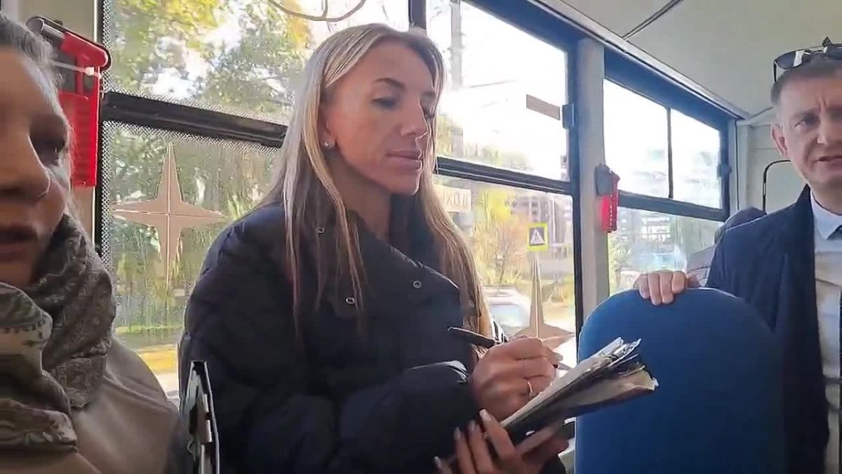 Энгельсские полицейские и общественники приняли участие в рейде по профилактике «зацепинга» среди подростков