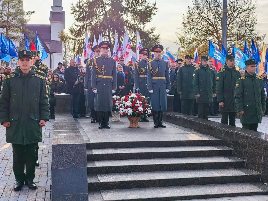 В Саратове прошли памятные мероприятия, посвященные защитникам Отечества В Саратове прошли памятные мероприятия, посвященные защитникам Отечества