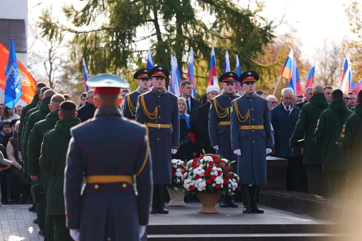 В Парке Победы прошла церемония, посвященная увековечиванию памяти военнослужащих, погибших в ходе специальной военной операции В Парке Победы прошла церемония, посвященная увековечиванию памяти военнослужащих, погибших в ходе специальной военной операции