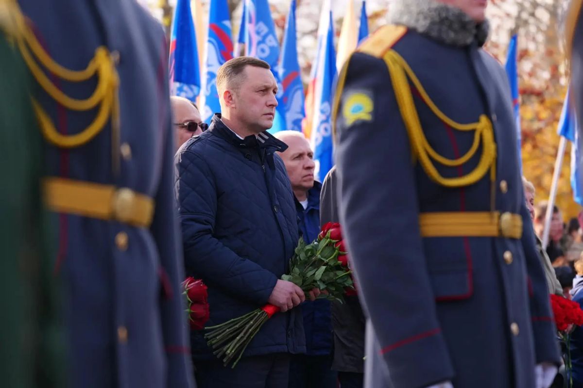 В Парке Победы прошла церемония, посвященная увековечиванию памяти военнослужащих, погибших в ходе специальной военной операции В Парке Победы прошла церемония, посвященная увековечиванию памяти военнослужащих, погибших в ходе специальной военной операции