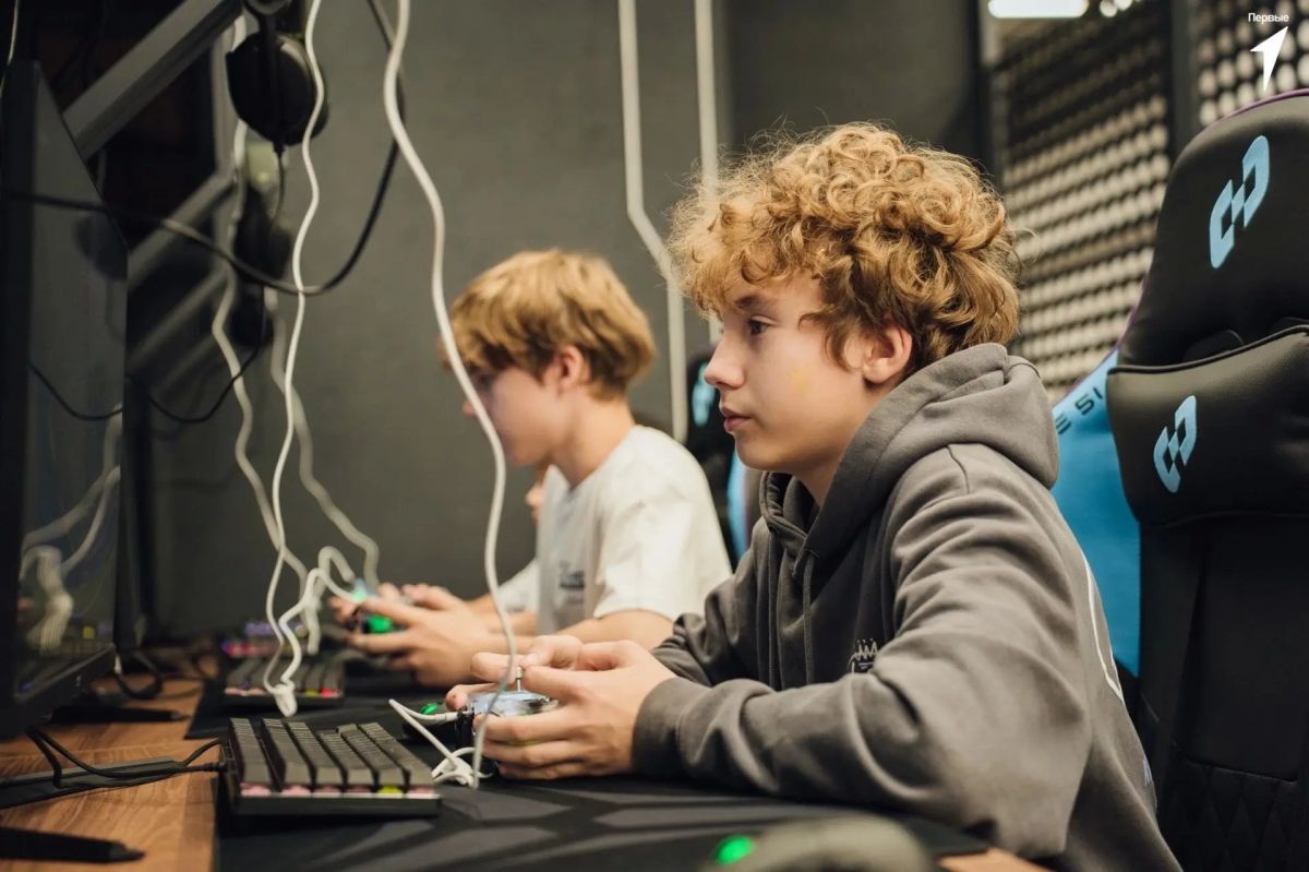 В Саратове выбирают лучших среди юных операторов БПЛА