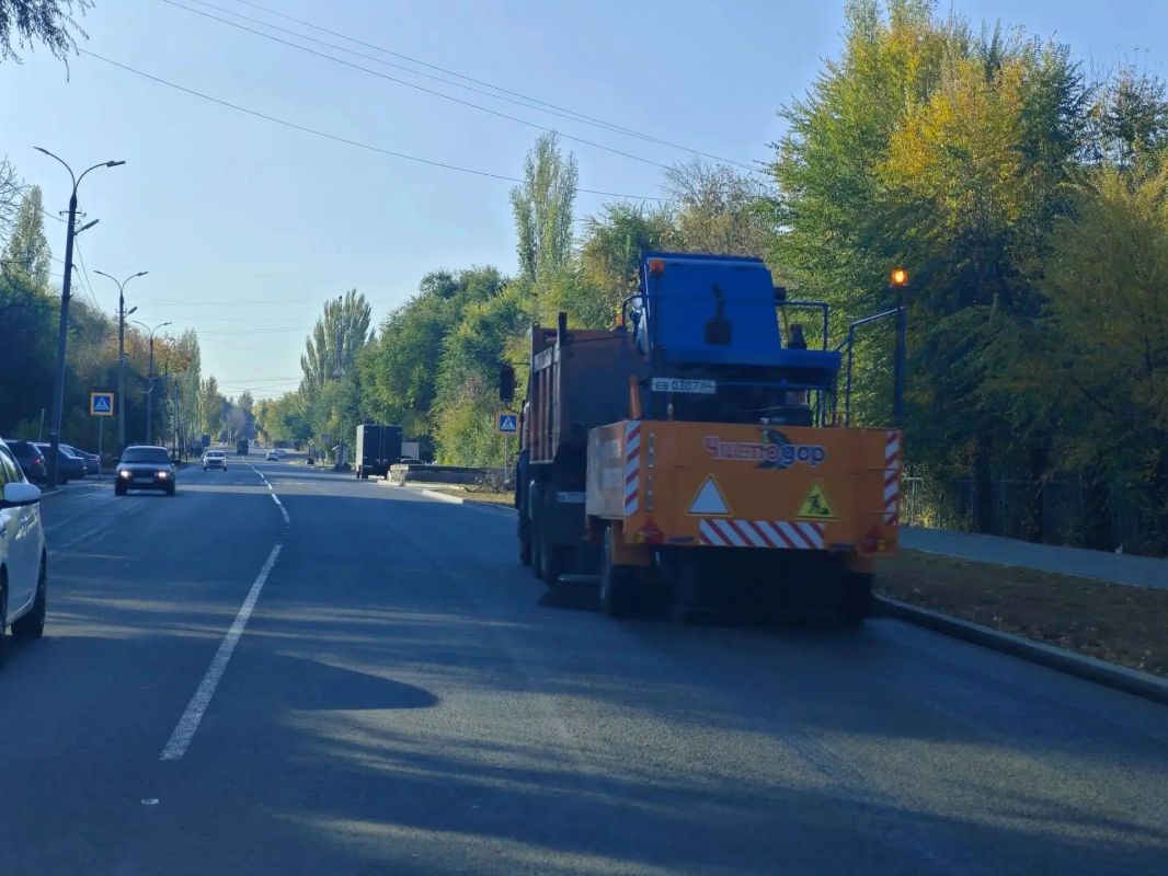 Коммунальные службы ведут работы по благоустройству города