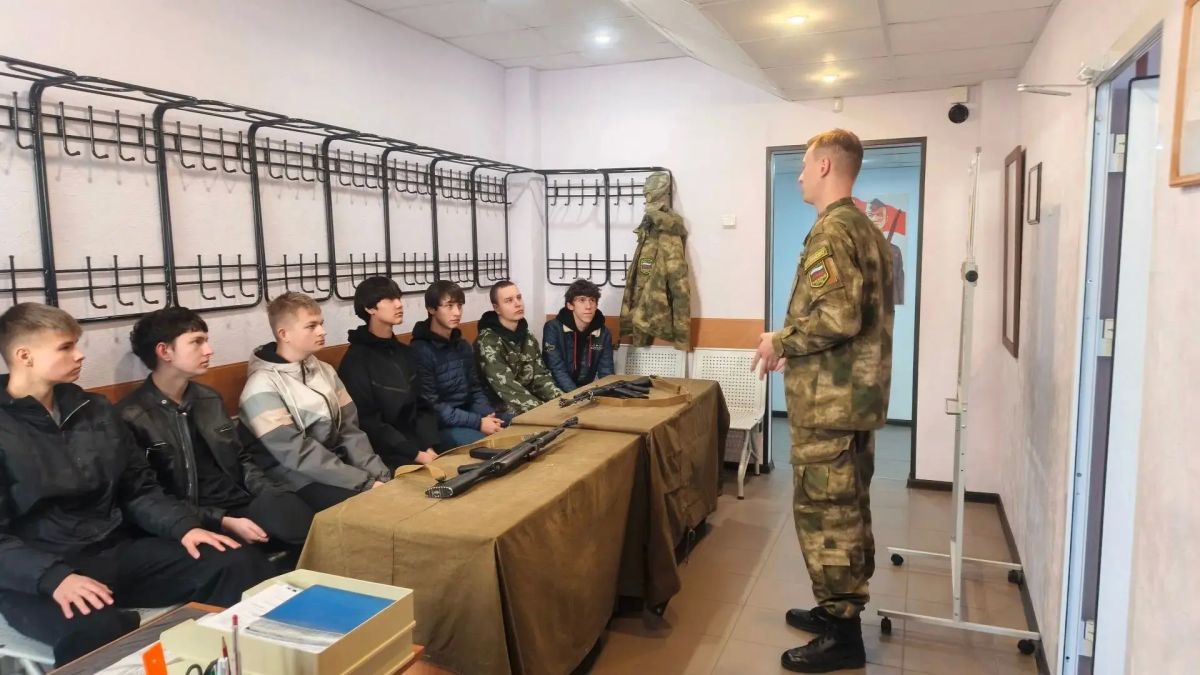 Военно-патриотические сборы объединили учащихся шести школ города
