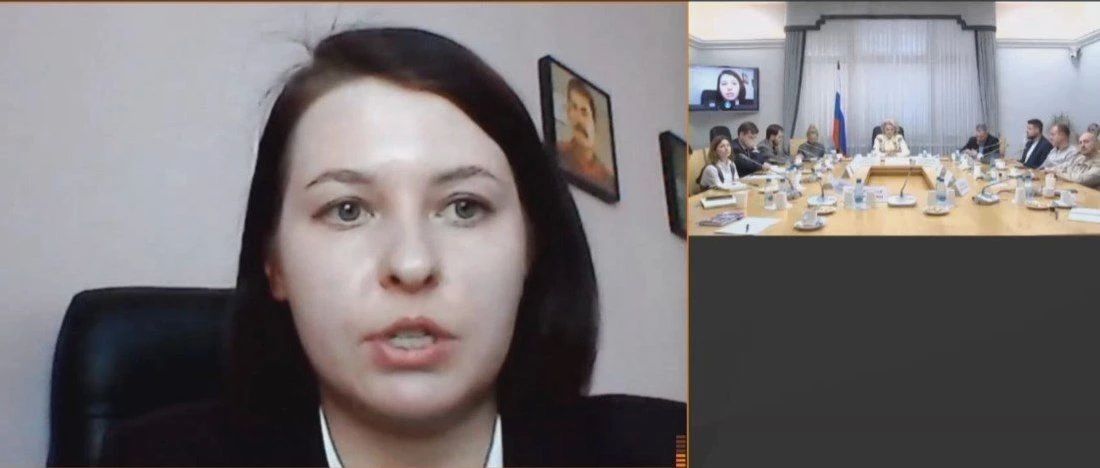 Депутат Останина одобрила портрет Сталина в кабинете сотрудницы Роскомнадзора
