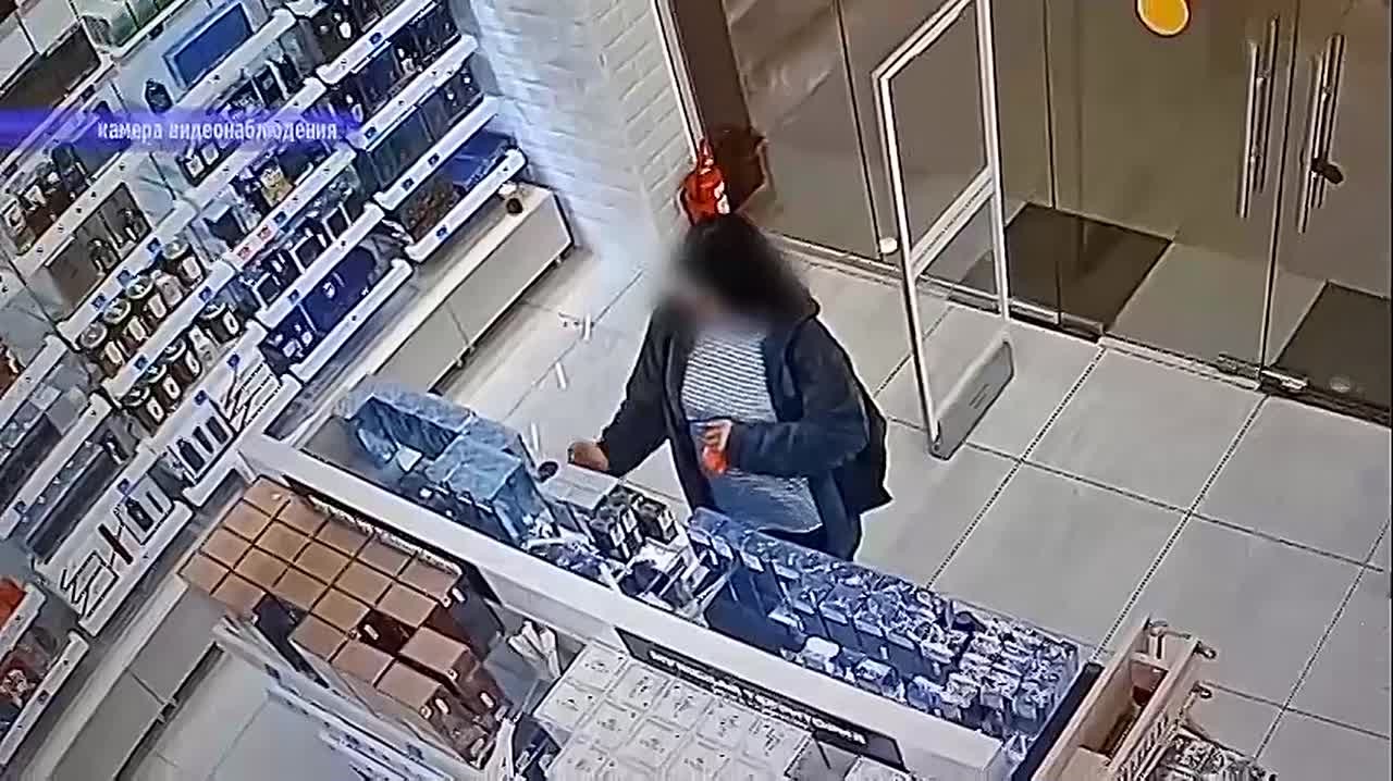 В Саратове женщина пыталась заработать на украденных вещах и попала под статью